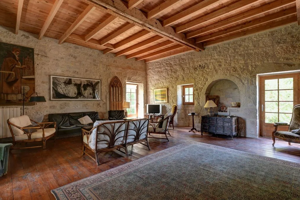 Sitting room, looking toward the stove