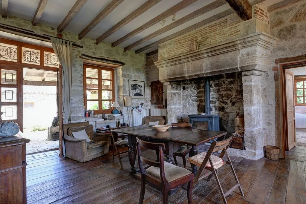 The kitchen fireplace